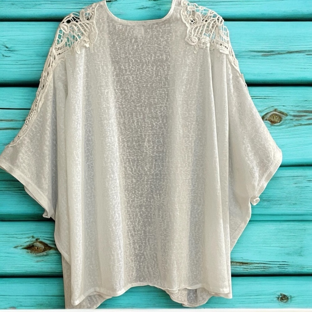 TASHON White Lightweight Knit Kimono with Crocheted lace Design. - Picture 2 of 7